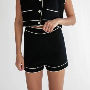 NWT OAK + FORT Contrast Trim Knit Short